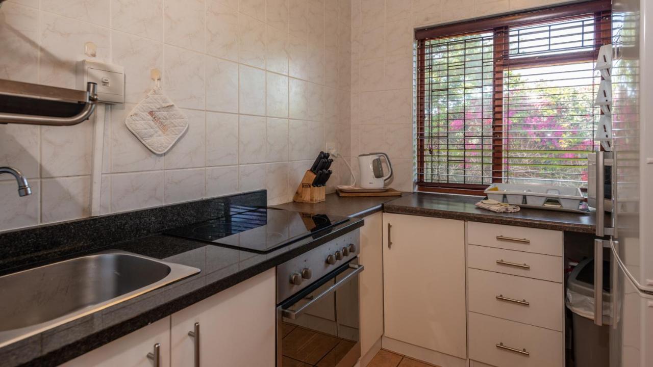 Brown Jug Guest House Hermanus Extérieur photo